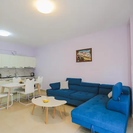 Iris * Sarandë